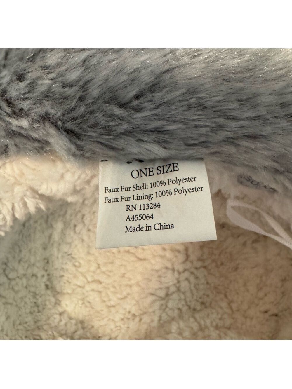 Sprigs Reversible Faux Fur/Sherpa
Bucket Hat
NWT
Gray/Beige
One Size Fits Most - Picture 7 of 8